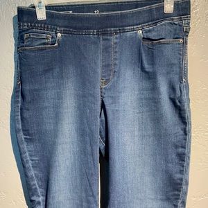 Levi’s Pull on Slimming Jeans